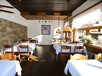 Kreuz Szálloda Adelboden
